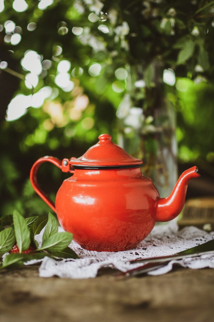 Frühlingsdeko selber machen: Teekanne