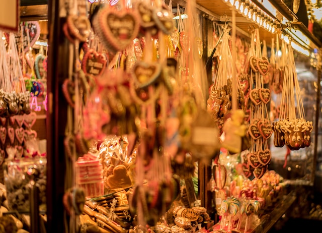 Die schönsten Weihnachtsmärkte in Deutschland: Süßigkeiten-Stand